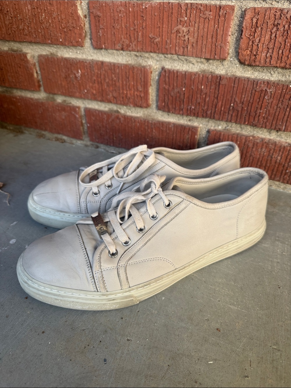 Gucci Miro Soft Leather Sneakers